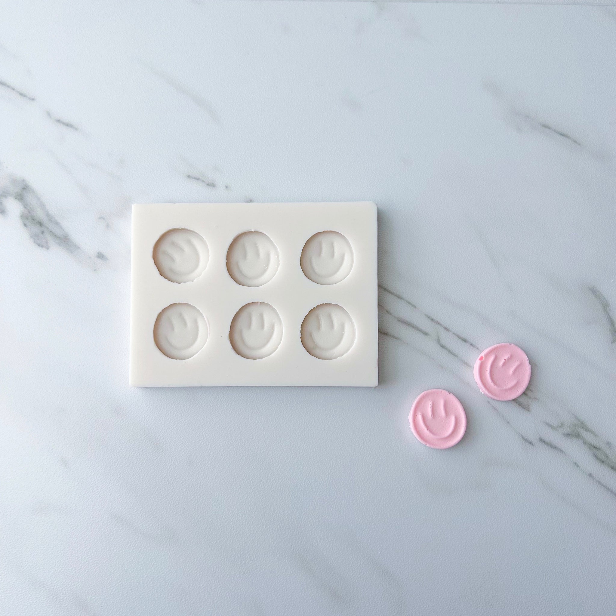SMILEY FACE MOLD