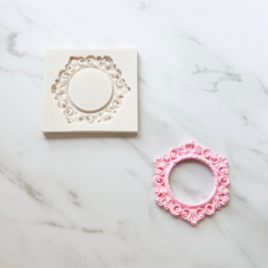 SWIRL FRAME MOLD