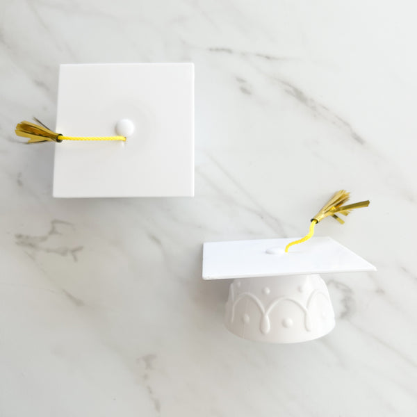 WHITE GRADUATION CAP TOPPER