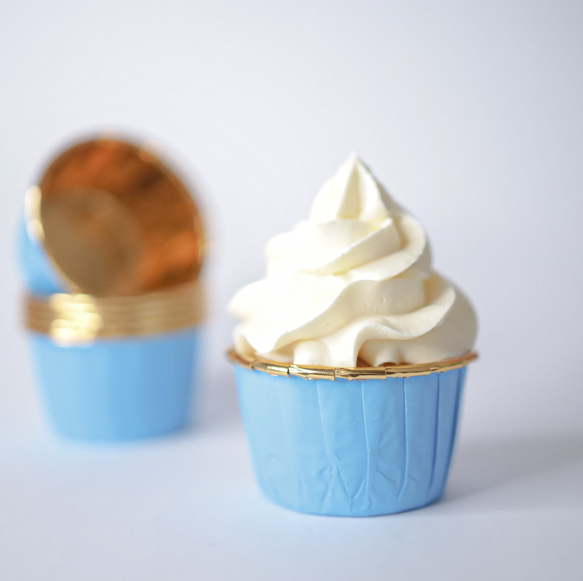 BLUE GOLD TRIM BAKING CUPS BY SWEET STAMP