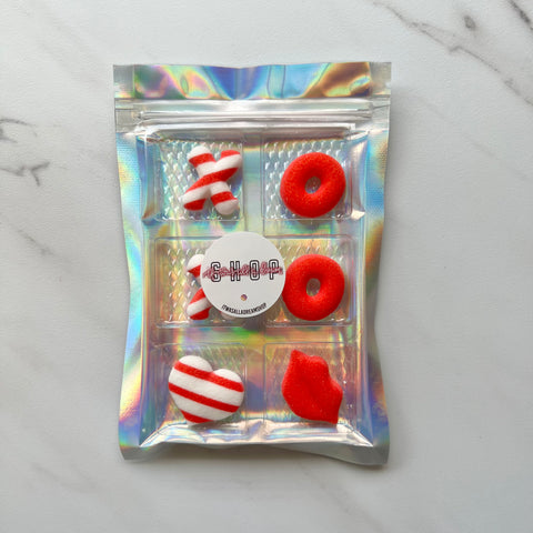 XOXO STRIPED VALENTINES DAY EDIBLE DECORATIONS