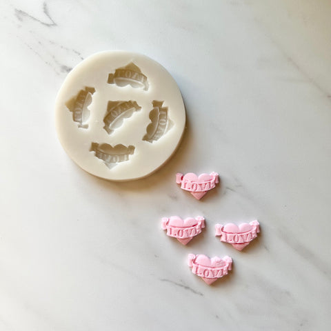 LOVE BANNER HEART MOLD