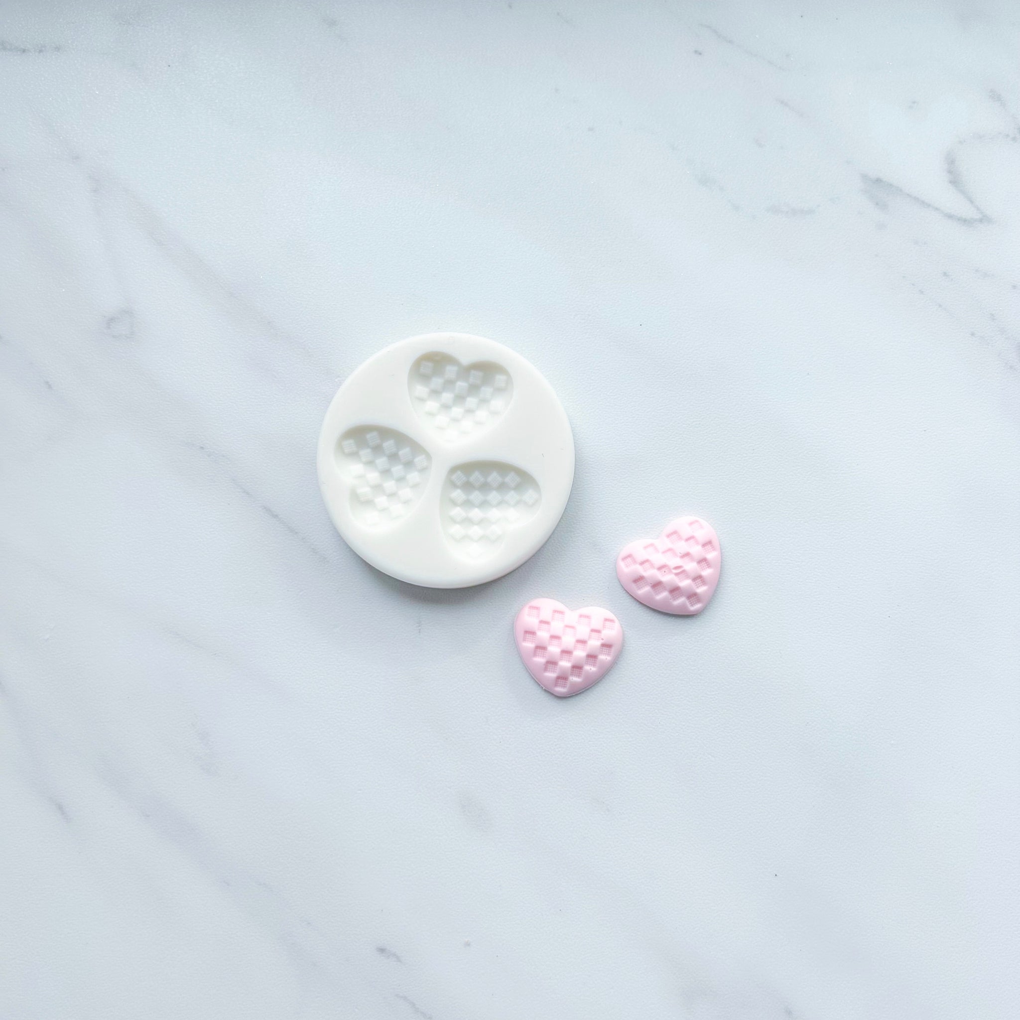 CHECKERED HEART MOLD