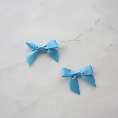 PRE TIED TINY SATIN BOWS (SKY BLUE)