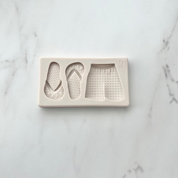 SANDALS AND SHORT MOLD