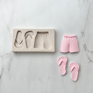 SANDALS AND SHORT MOLD