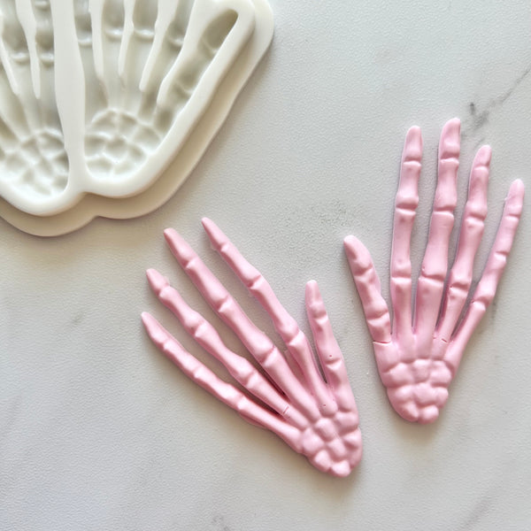 SKELETON HANDS MOLD