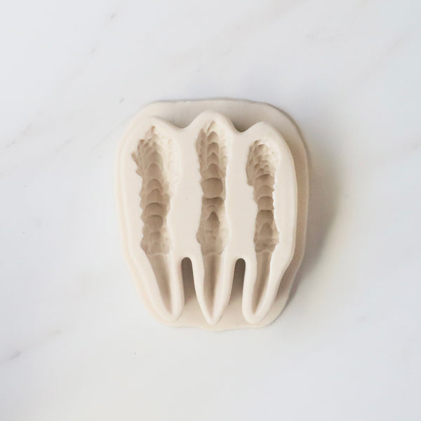 DINO CLAW MOLD