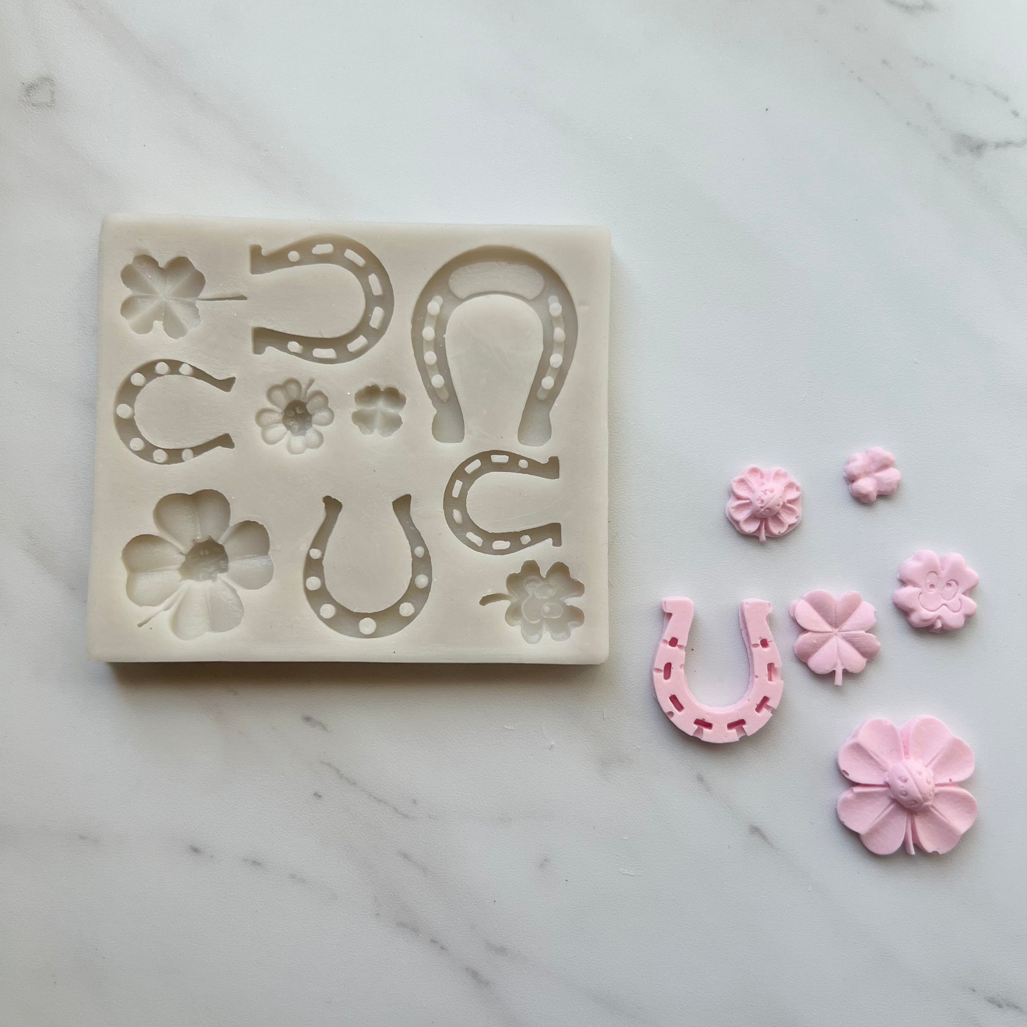 CLOVERS AND HORSESHOES MOLD