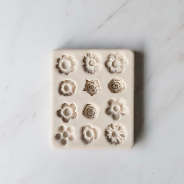 SMALL FLOWER VARIETY MOLD